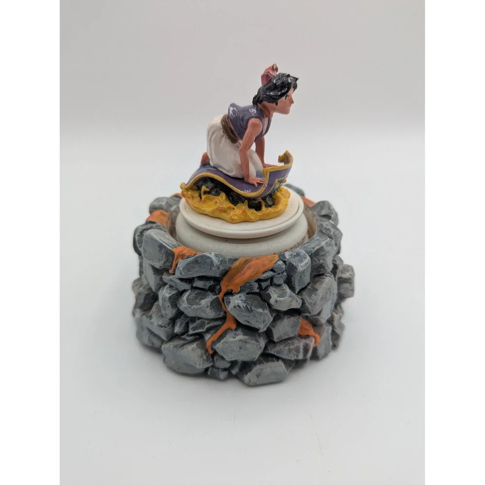 Schmid‎ Disney Aladdin Magic Carpet Ride Music Box Hand Painted Walt Disney Co